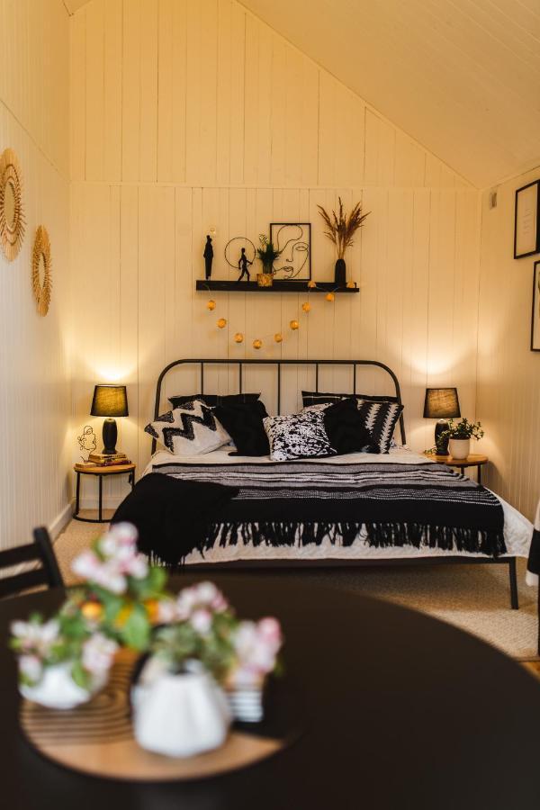 Hotel Juras Maja Ausekli à Kaltene Extérieur photo
