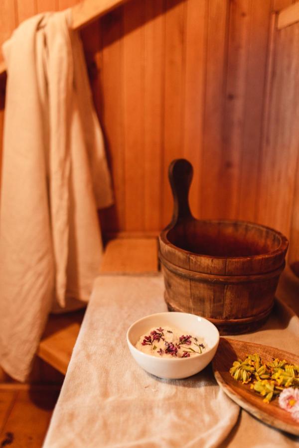 Hotel Juras Maja Ausekli à Kaltene Extérieur photo