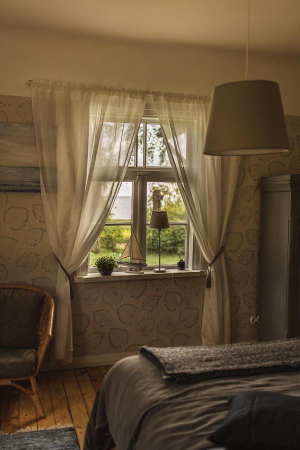 Hotel Juras Maja Ausekli à Kaltene Extérieur photo
