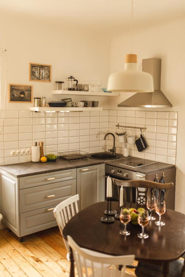 Hotel Juras Maja Ausekli à Kaltene Extérieur photo