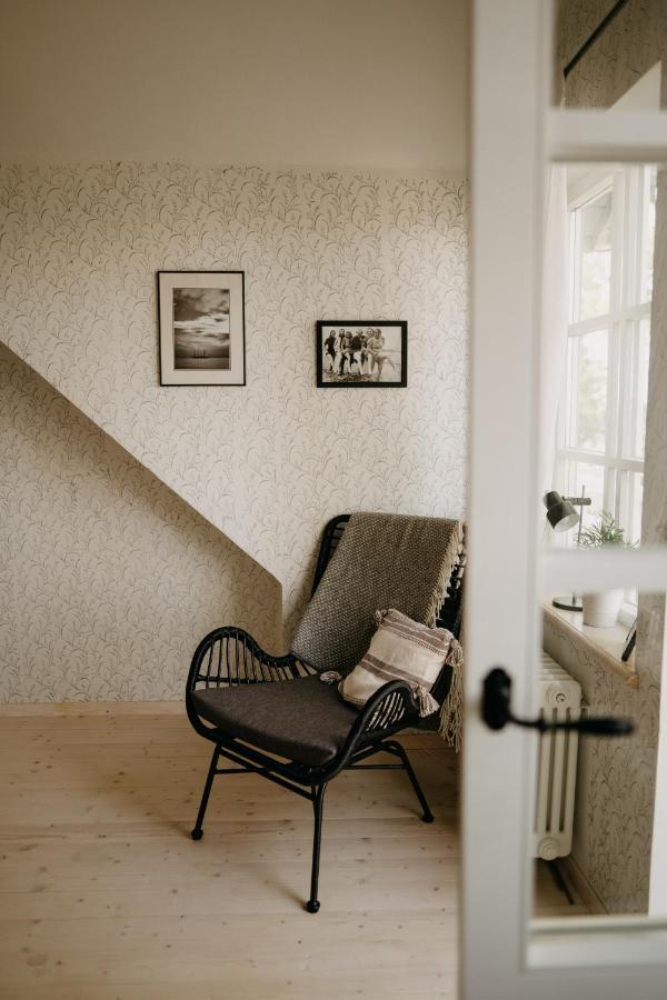 Hotel Juras Maja Ausekli à Kaltene Extérieur photo