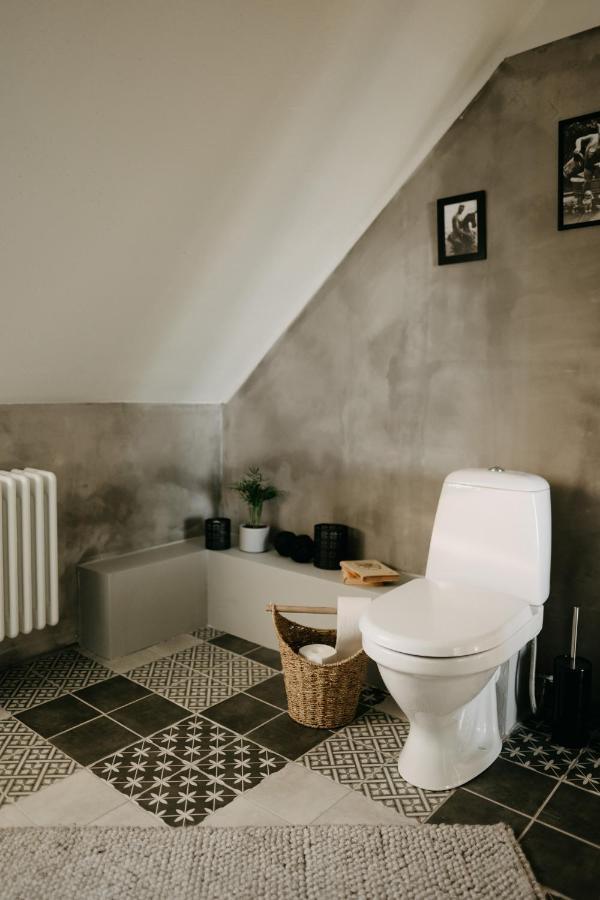 Hotel Juras Maja Ausekli à Kaltene Extérieur photo