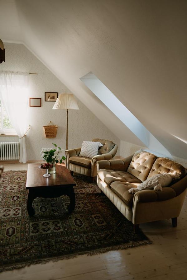 Hotel Juras Maja Ausekli à Kaltene Extérieur photo