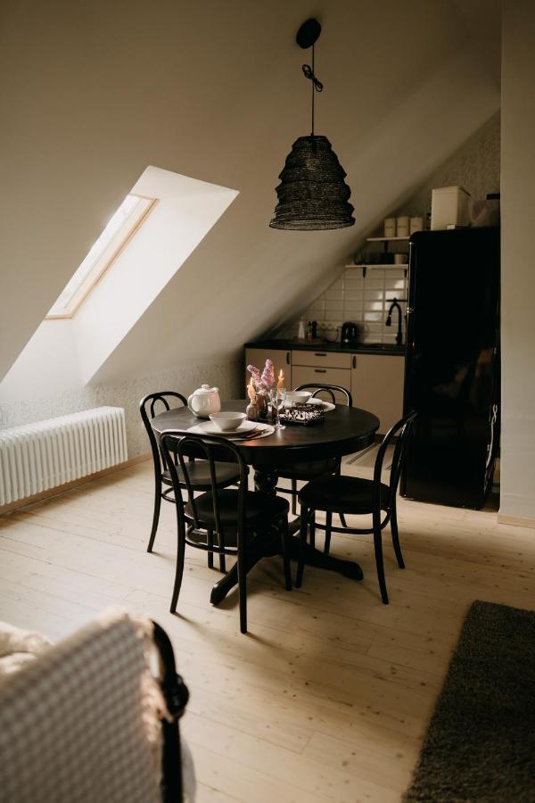 Hotel Juras Maja Ausekli à Kaltene Extérieur photo