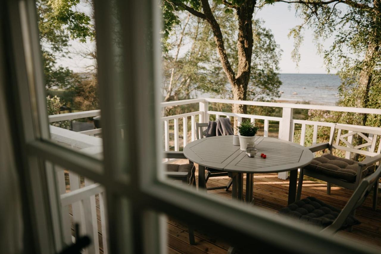 Hotel Juras Maja Ausekli à Kaltene Extérieur photo