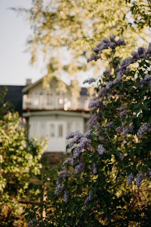 Hotel Juras Maja Ausekli à Kaltene Extérieur photo