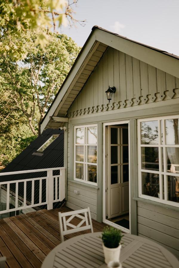 Hotel Juras Maja Ausekli à Kaltene Extérieur photo