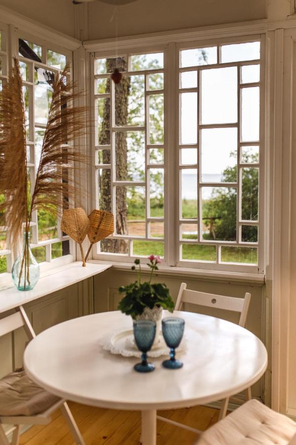 Hotel Juras Maja Ausekli à Kaltene Extérieur photo