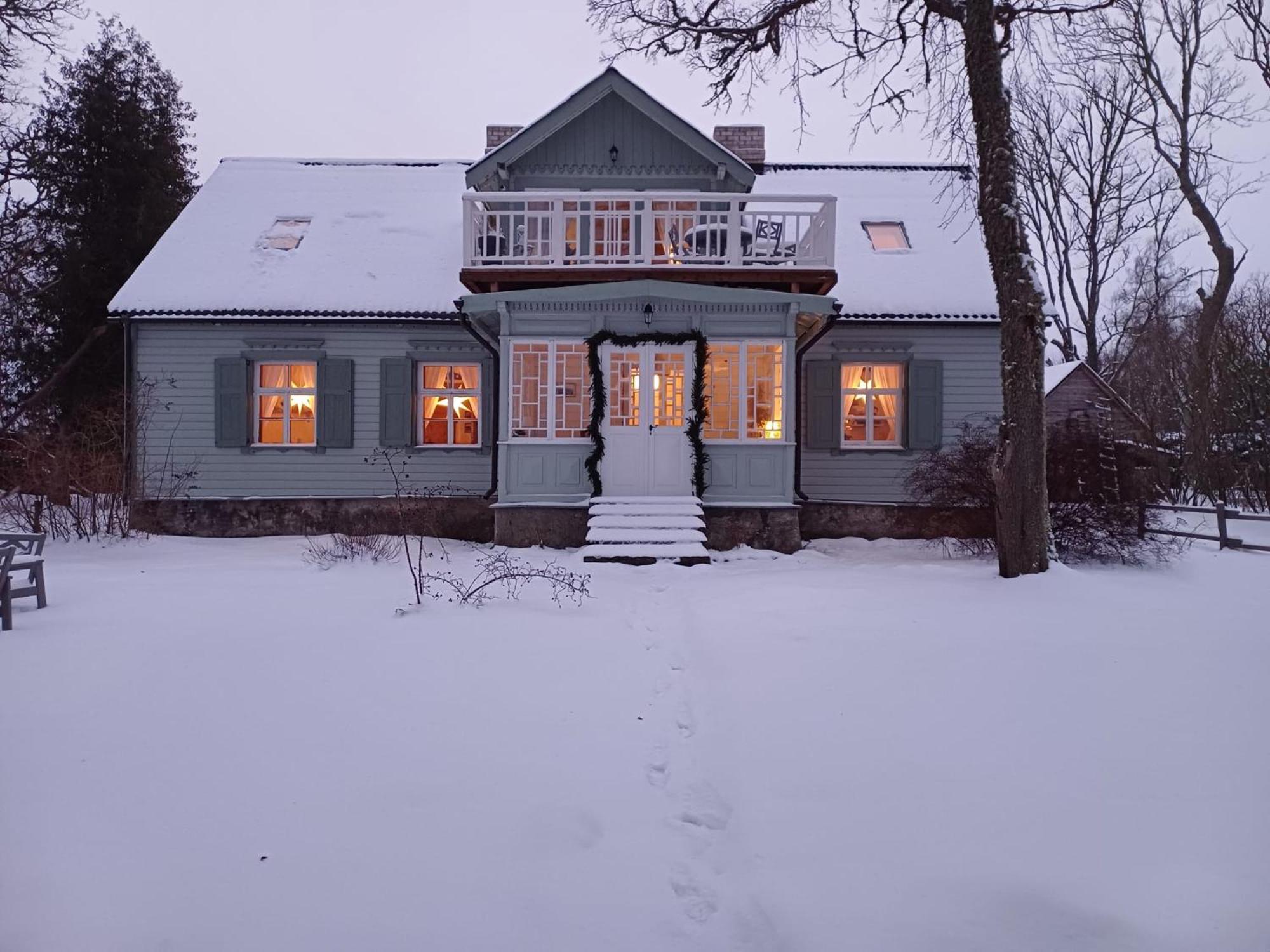 Hotel Juras Maja Ausekli à Kaltene Extérieur photo